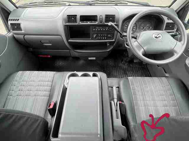 Mazda bongo van-2018