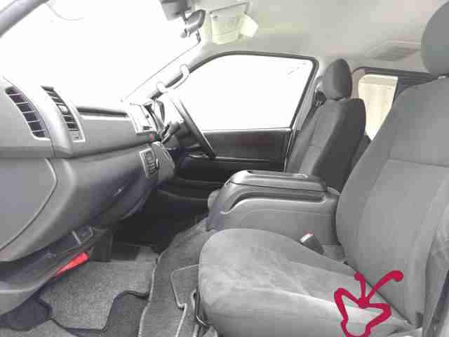 Toyota hiace-2018