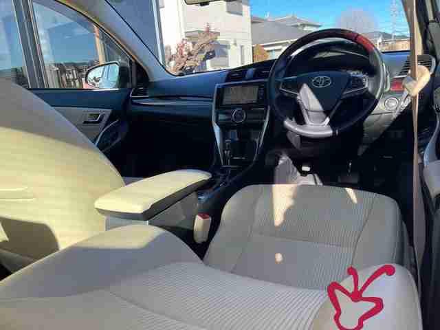 Toyota premio-2018