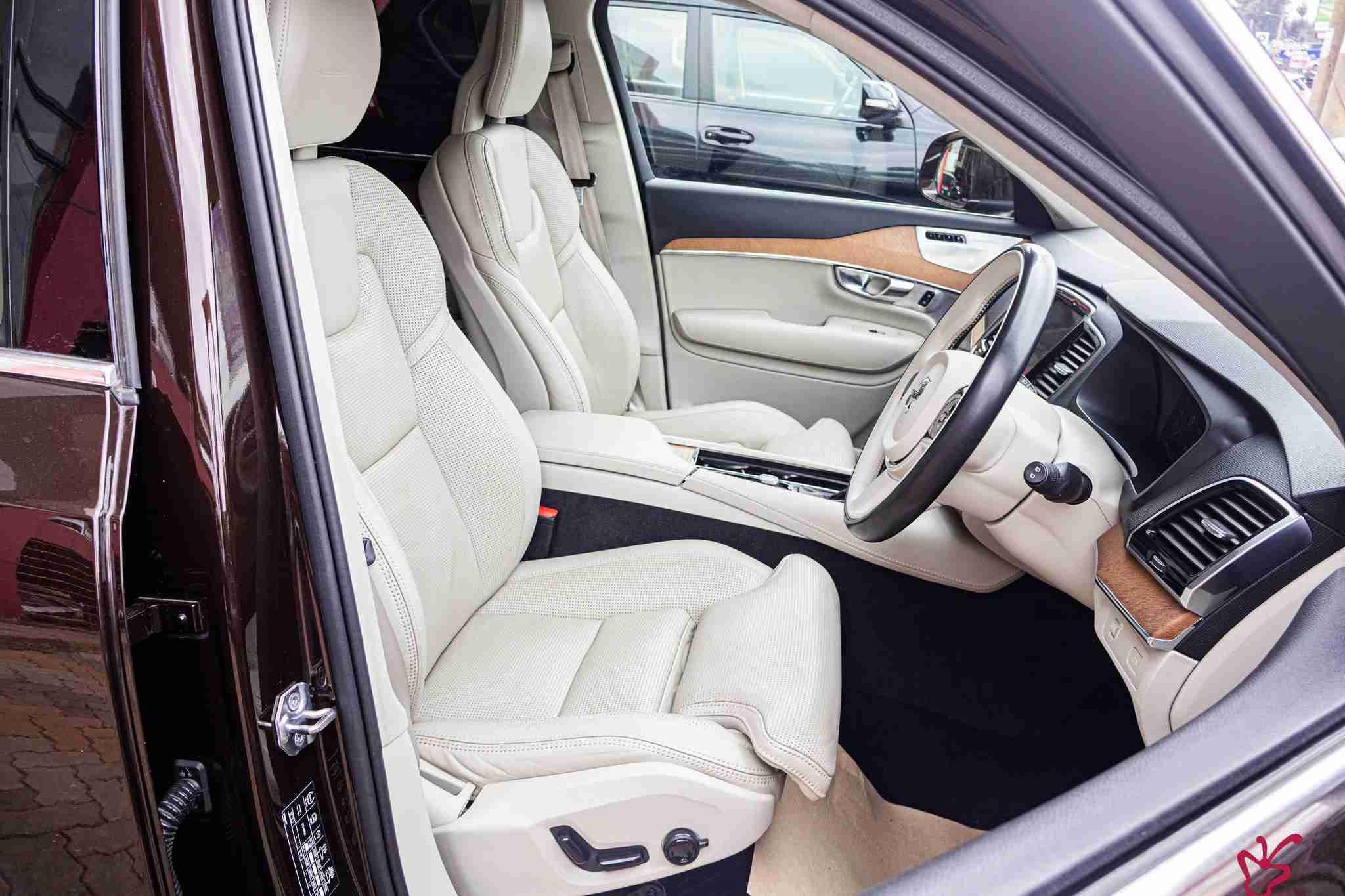 Volvo xc90-2018