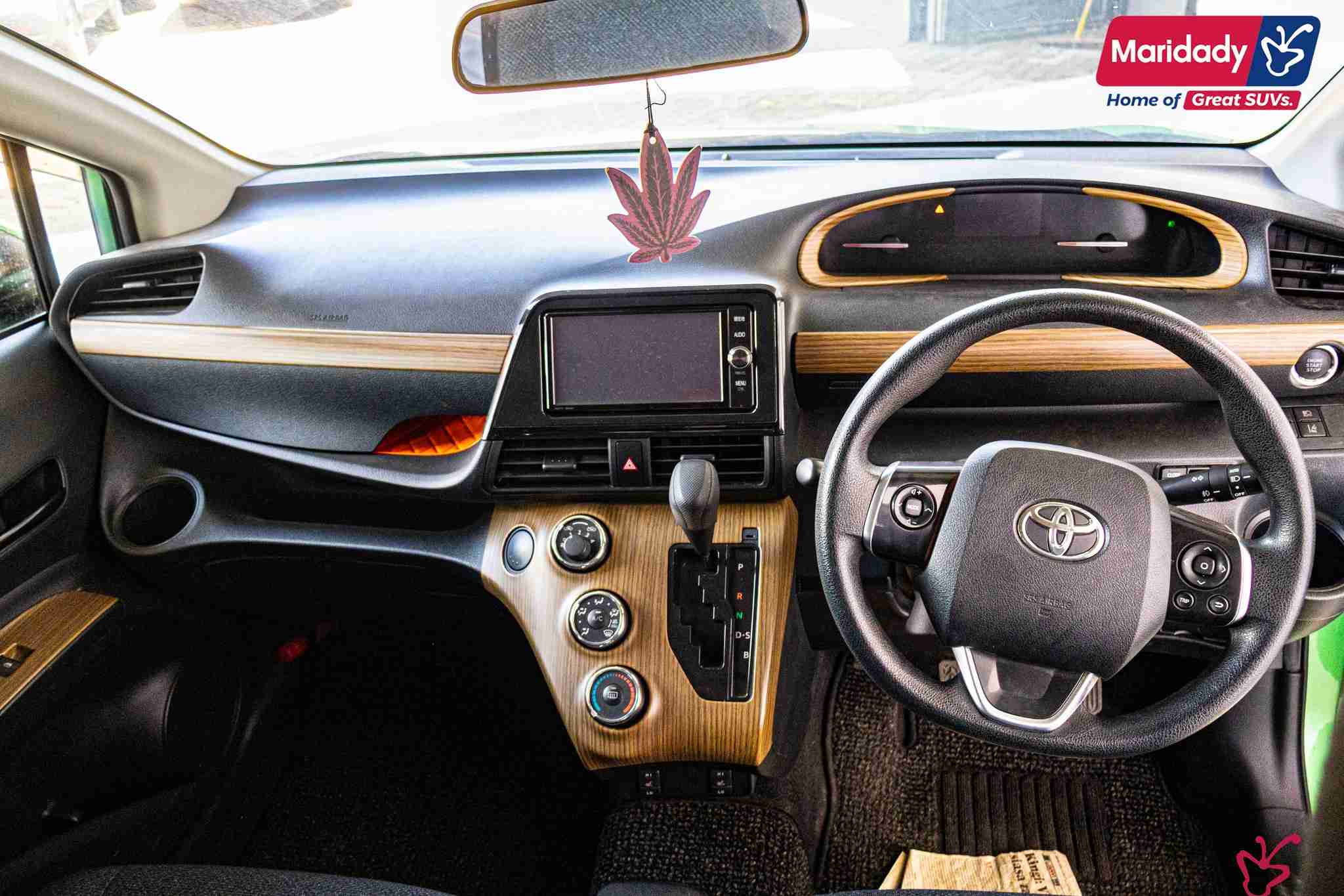 Toyota sienta-2017