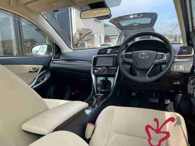 Toyota premio-2018
