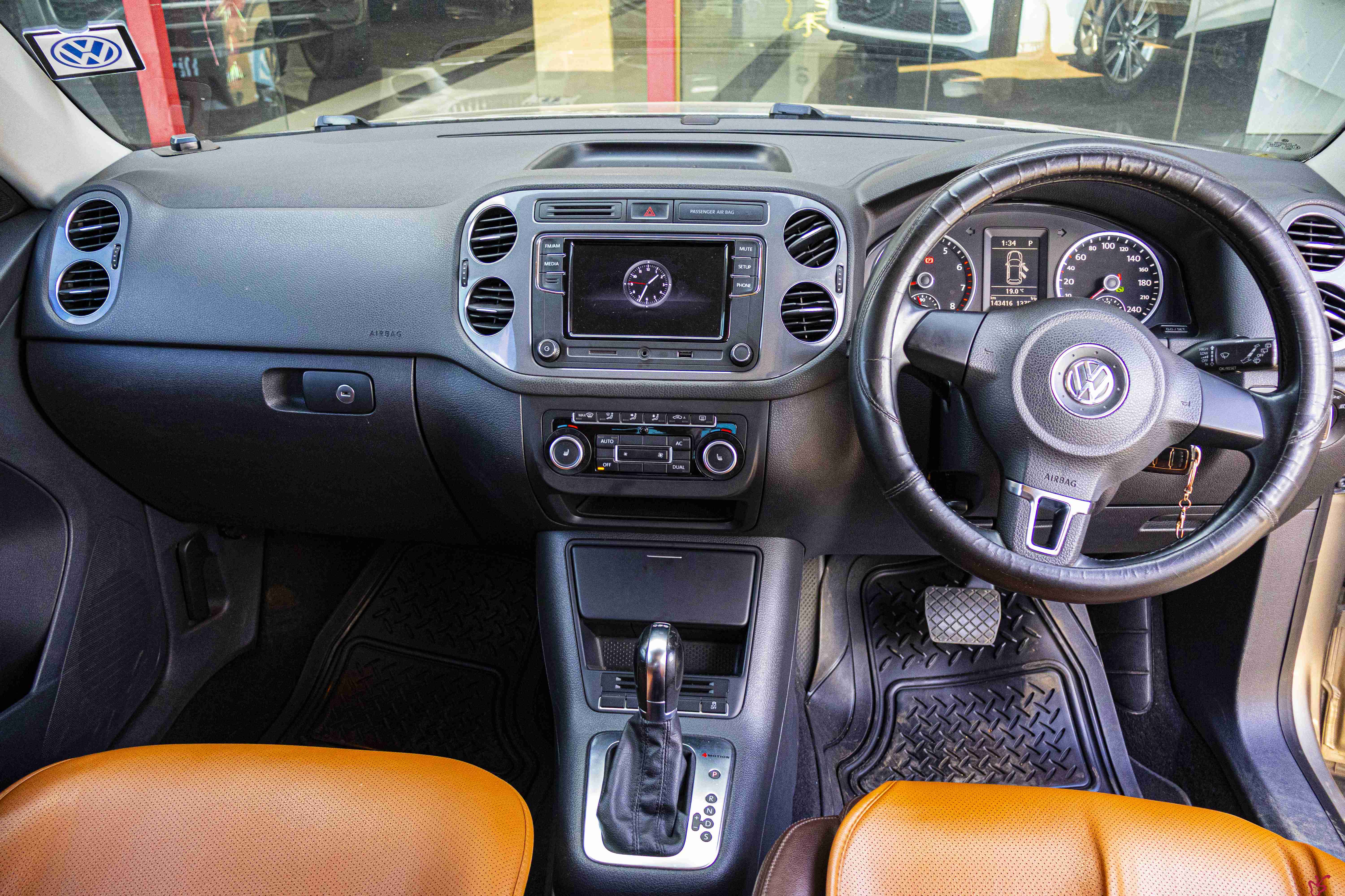 Volkswagen tiguan-2011