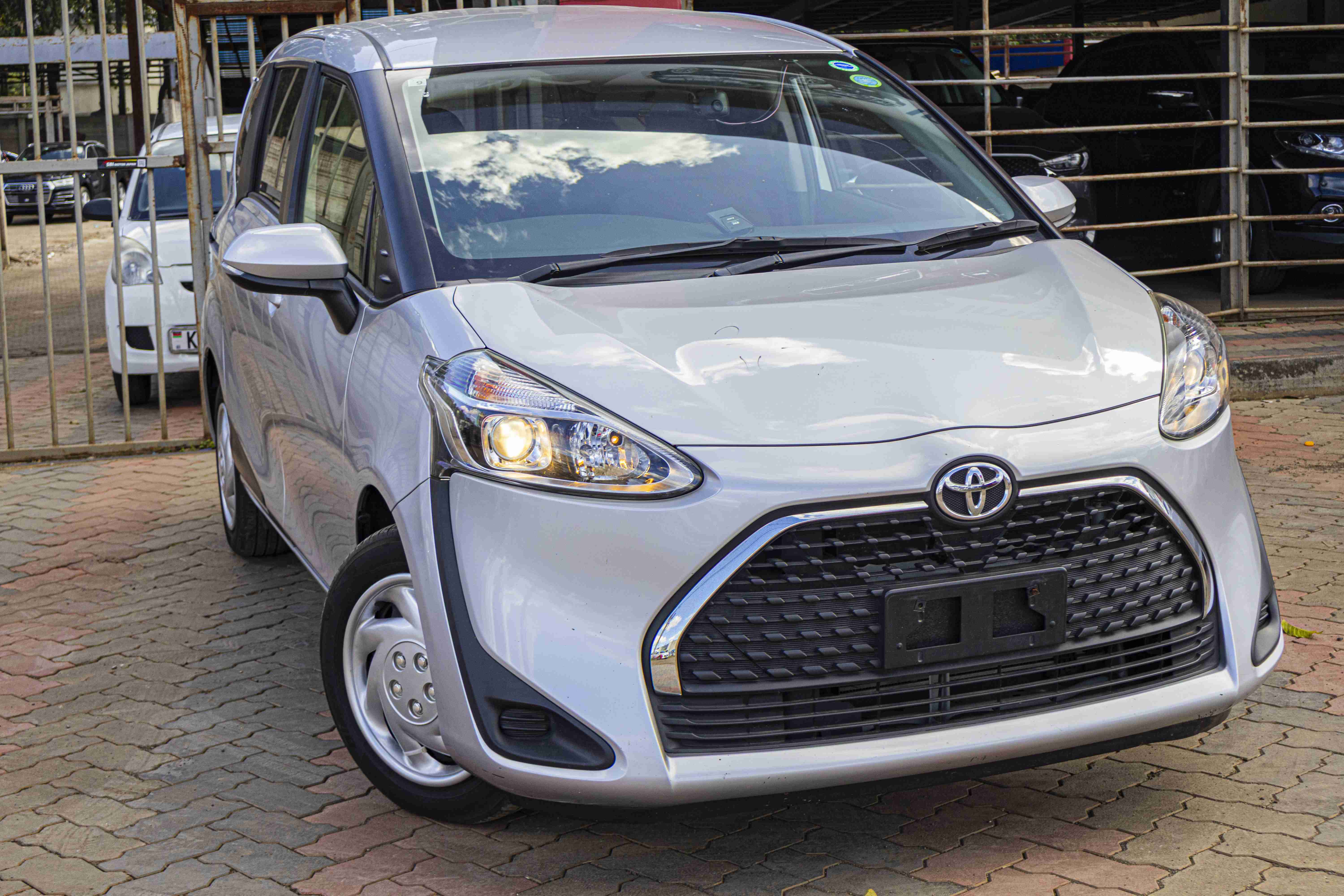 Vehicle Image Mobile View