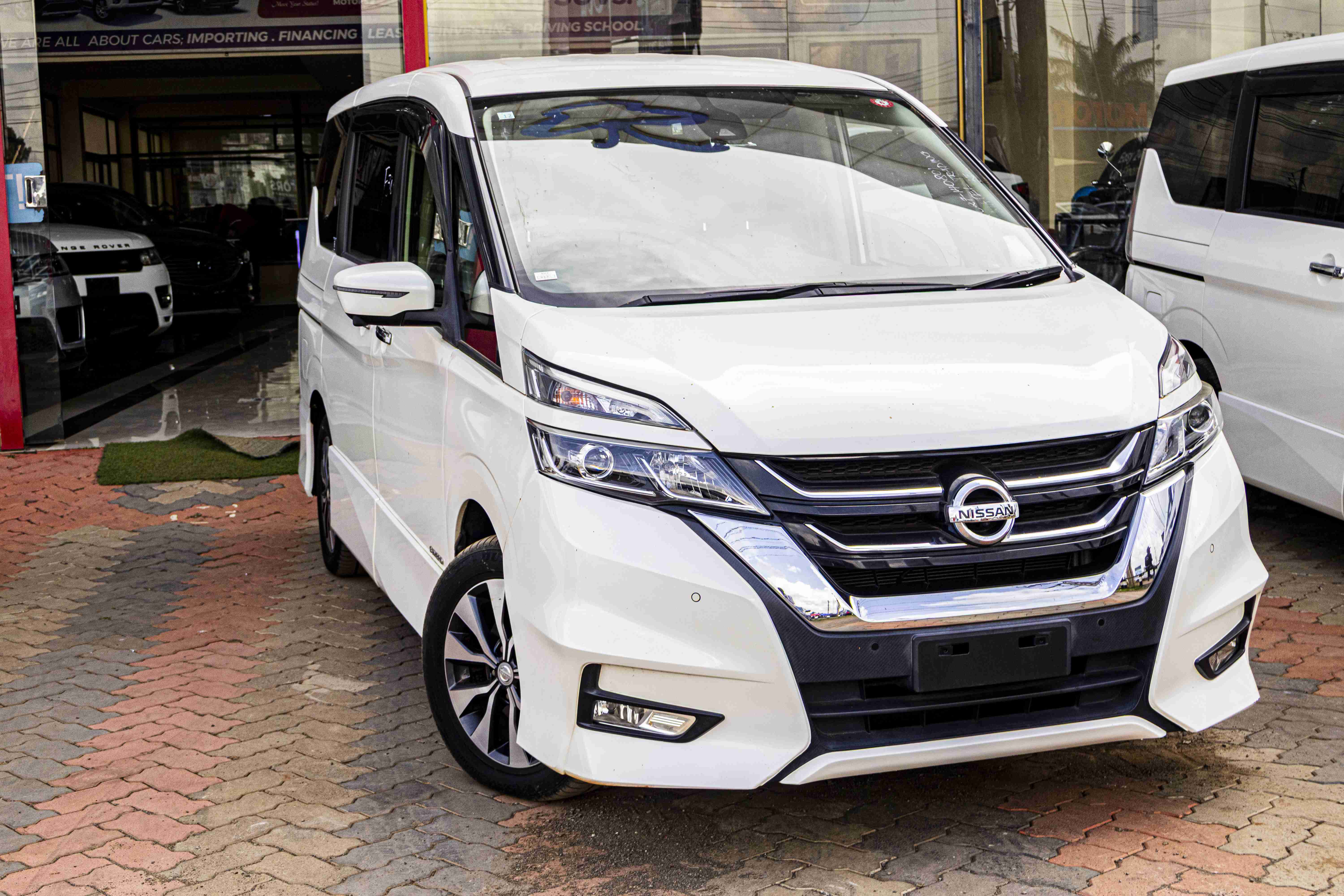 Nissan Serena - 2019