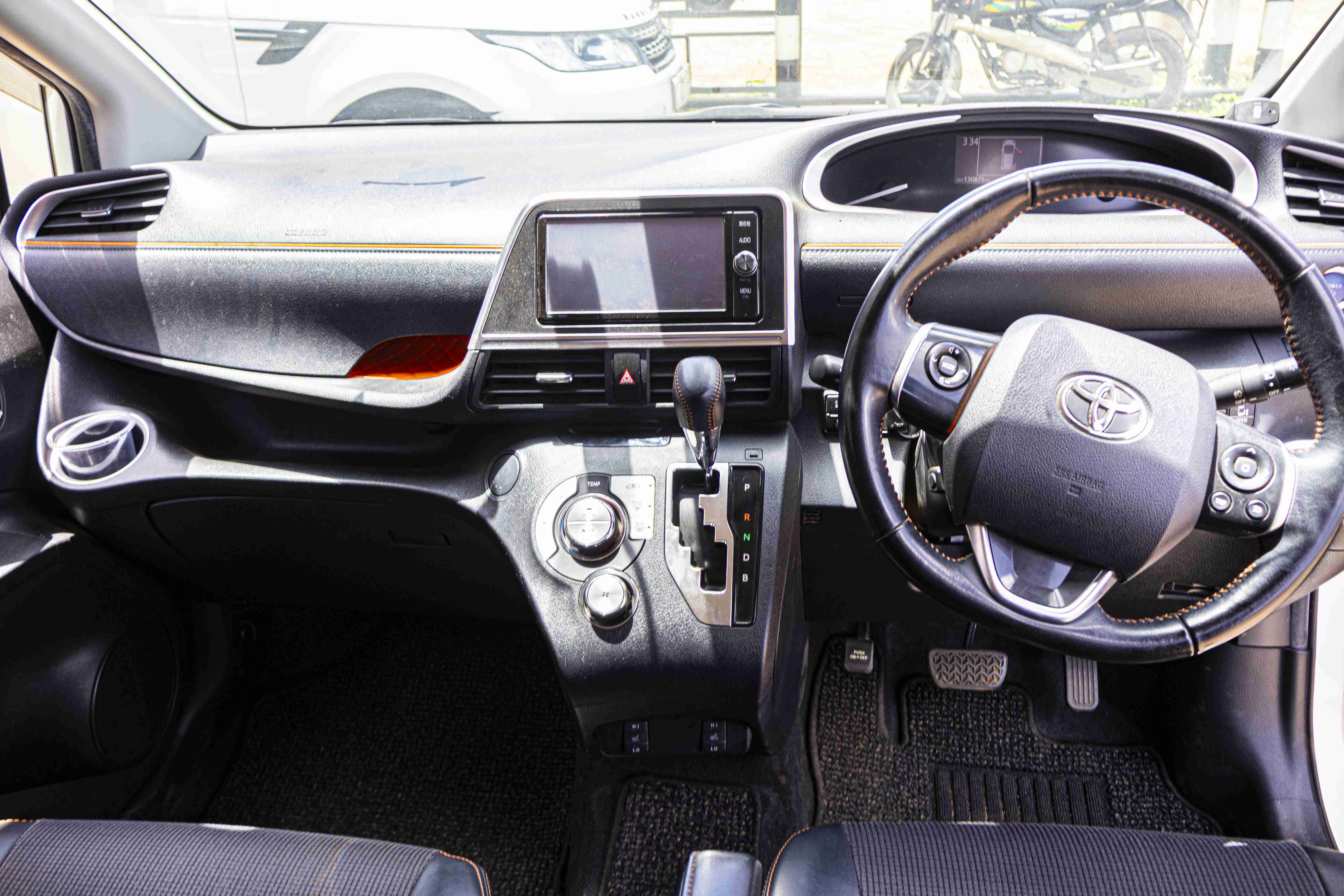 Toyota sienta-2018