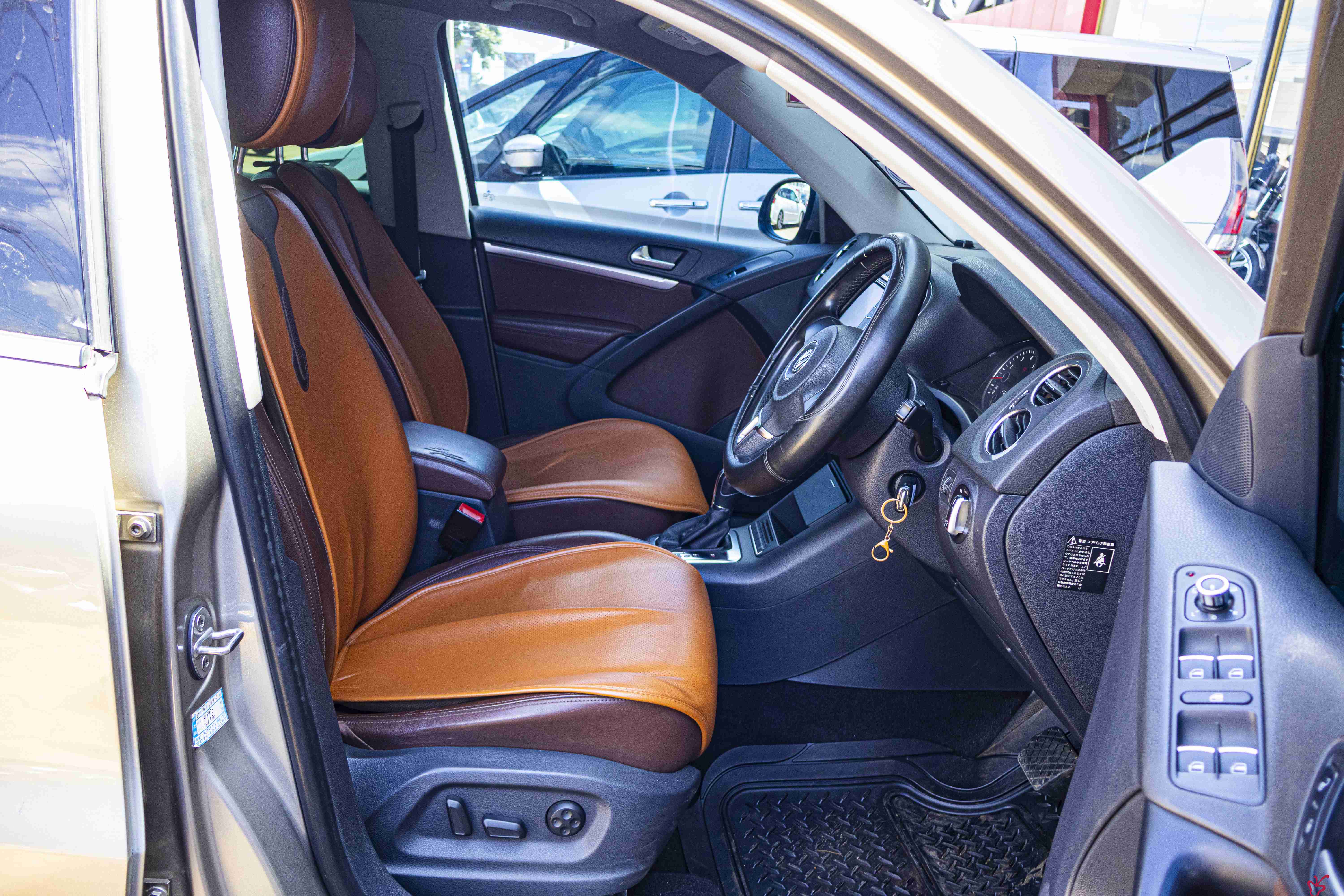 Volkswagen tiguan-2011