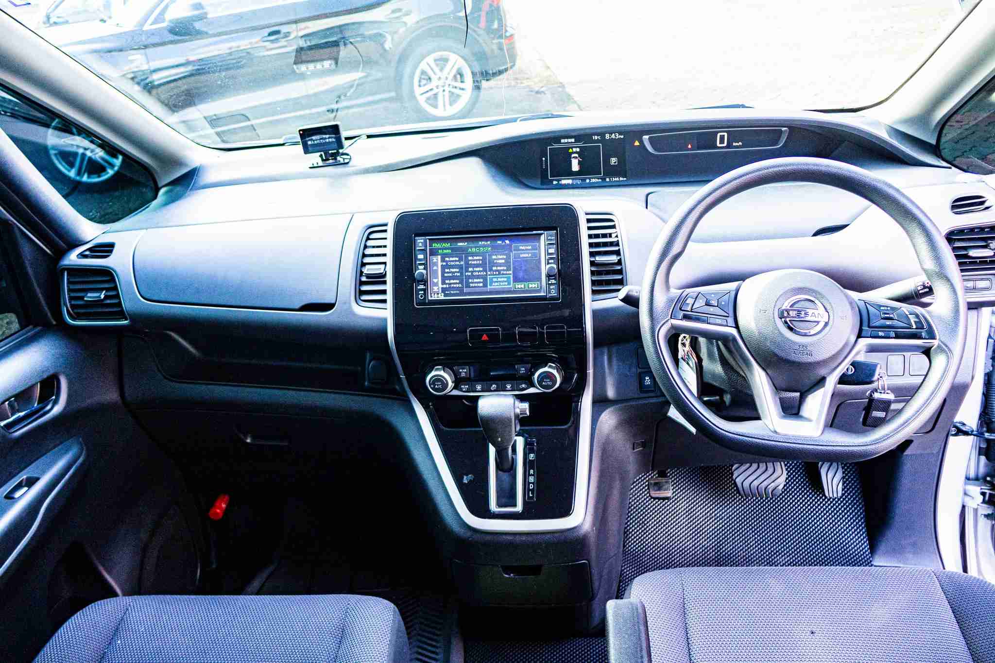 Nissan Serena-2017
