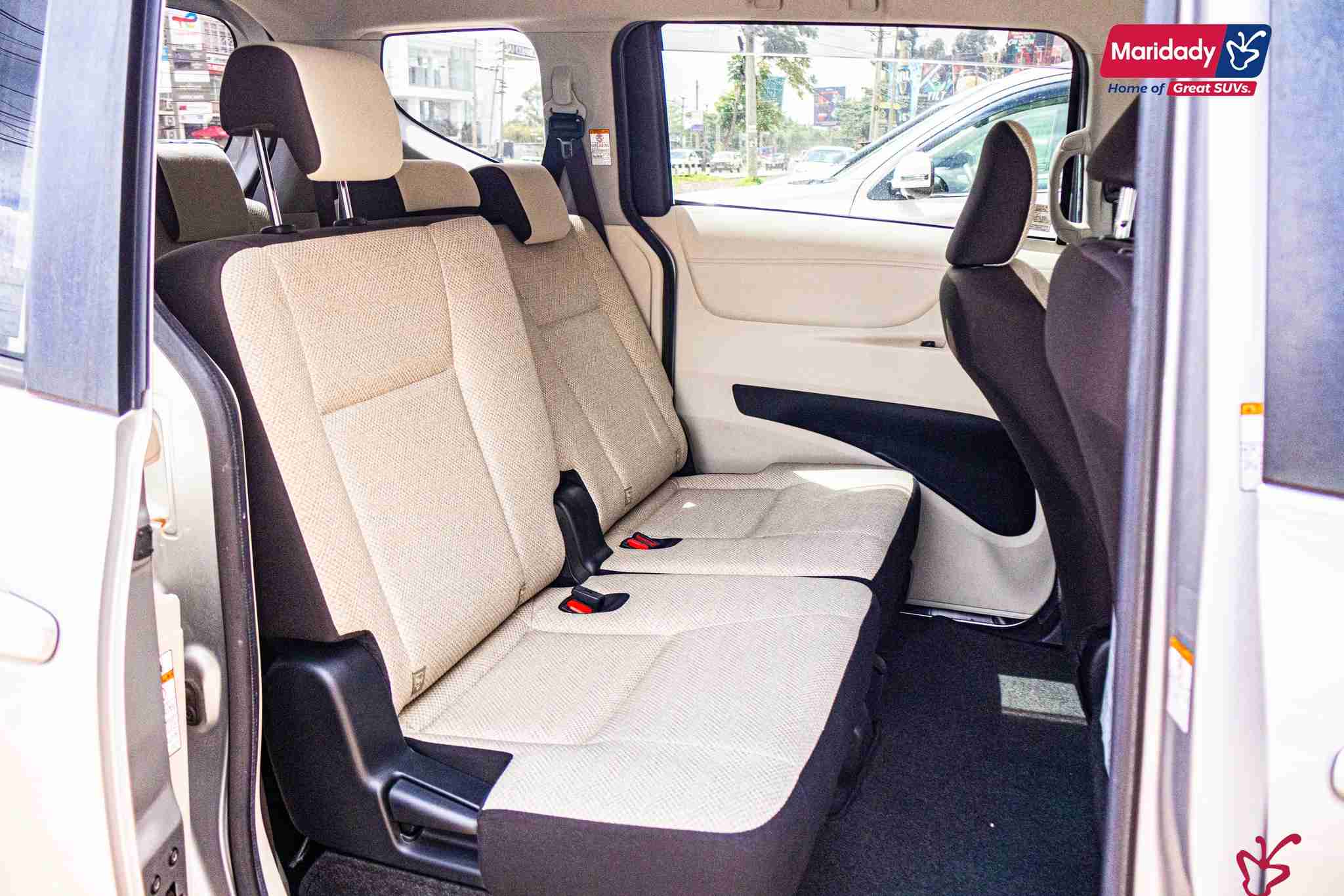 Toyota sienta-2017