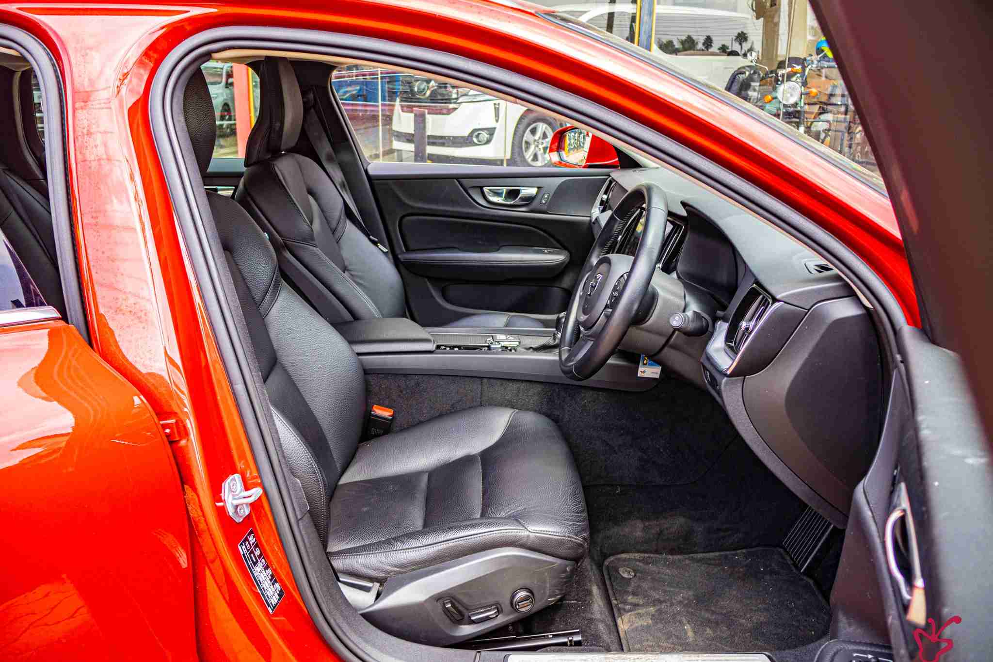 Volvo v60-2018