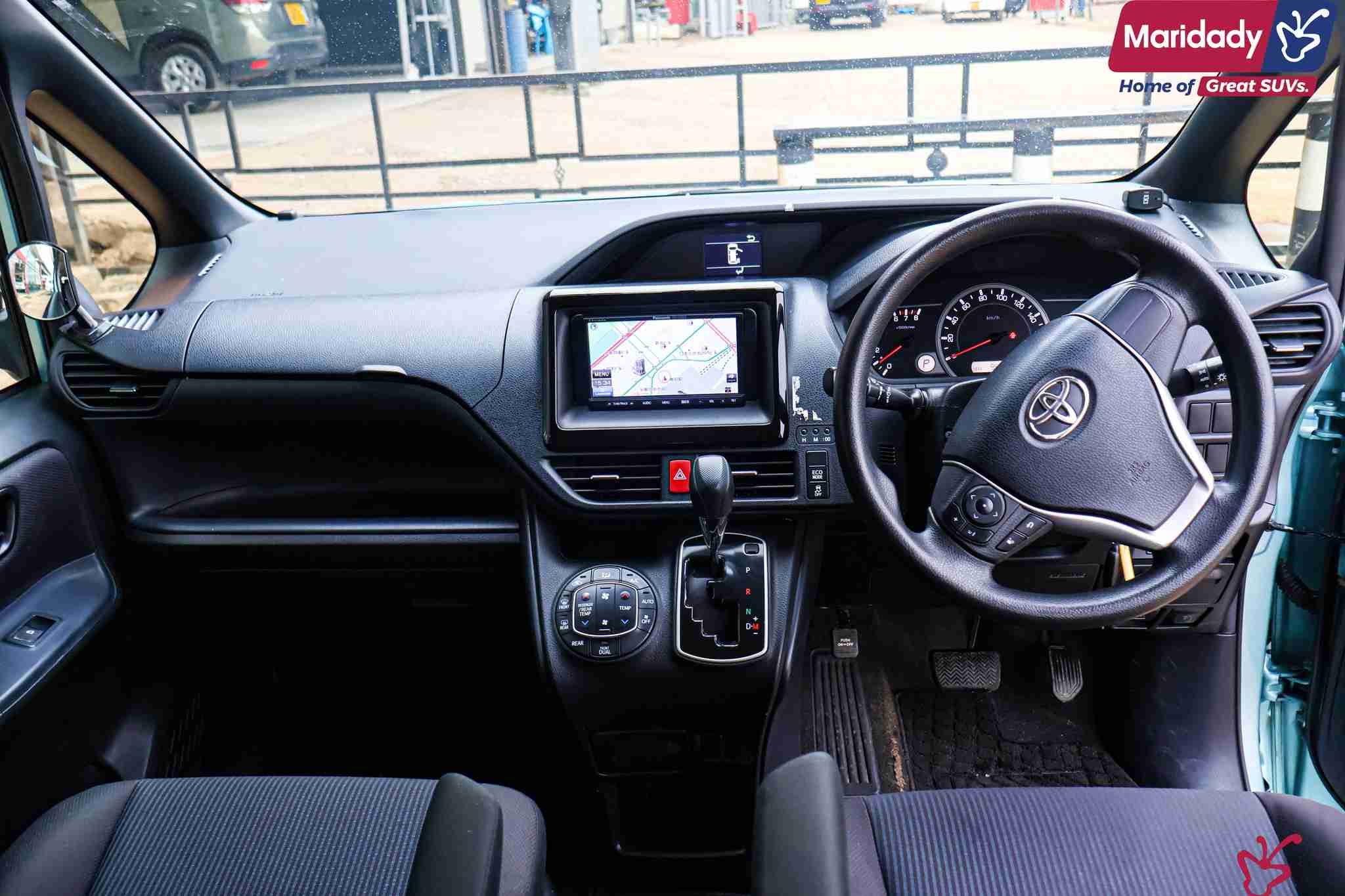 Toyota voxy-2017